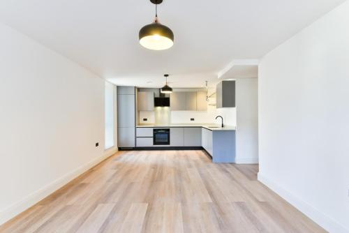 Artisan Court, Wembley. 9 Flats, 3 commercial units.-4