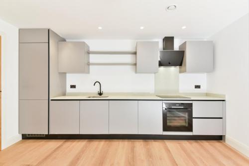 Artisan Court, Wembley. 9 Flats, 3 commercial units.-8